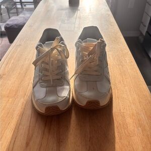 Universal Thread Women's Sneakers in White and Tan